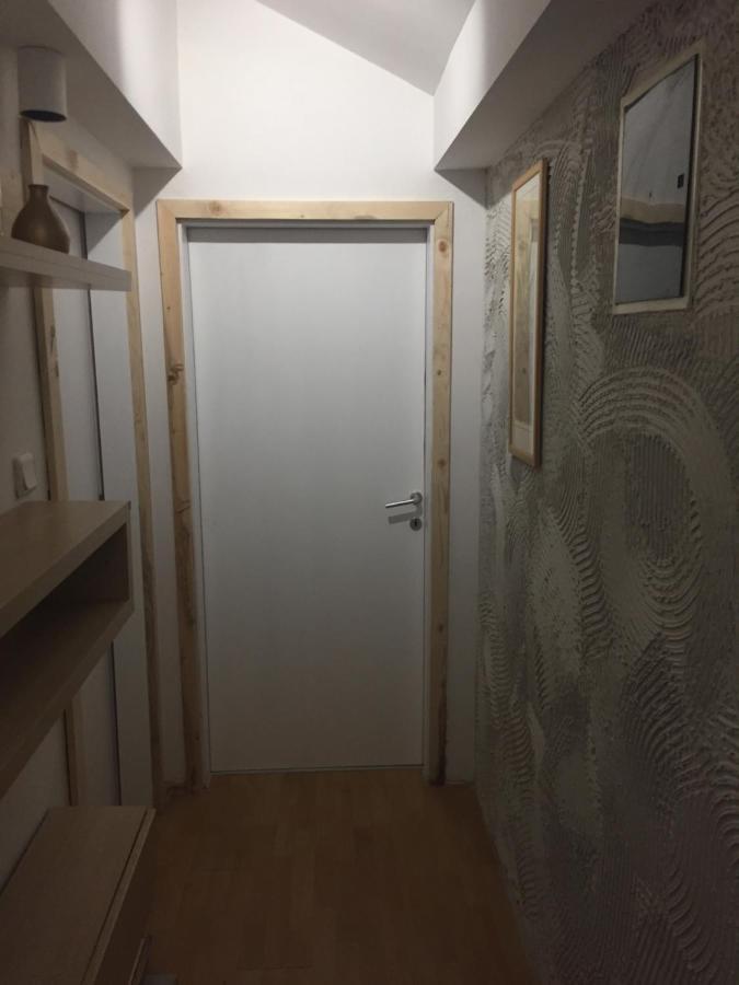 Central Apartment Приштина Екстер'єр фото