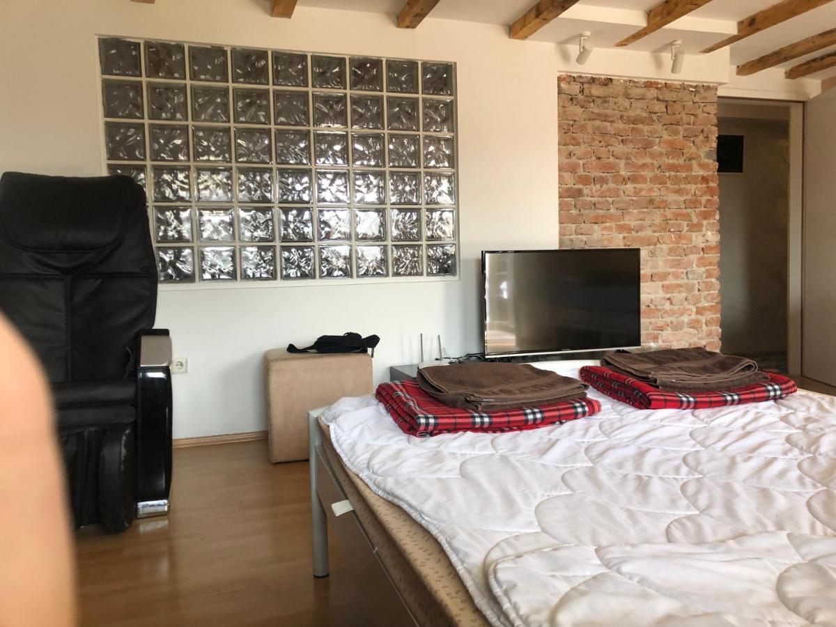 Central Apartment Приштина Екстер'єр фото