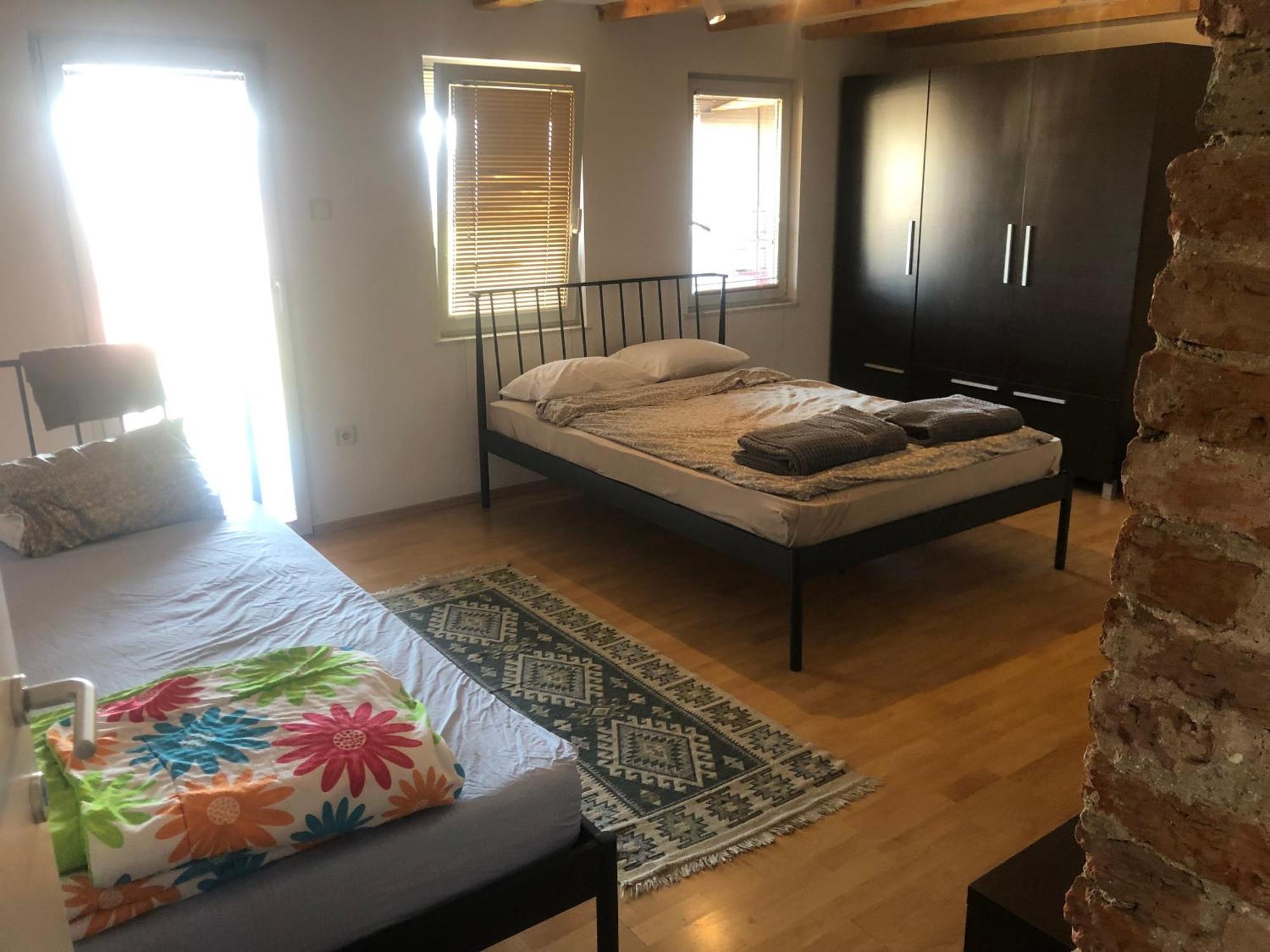 Central Apartment Приштина Екстер'єр фото