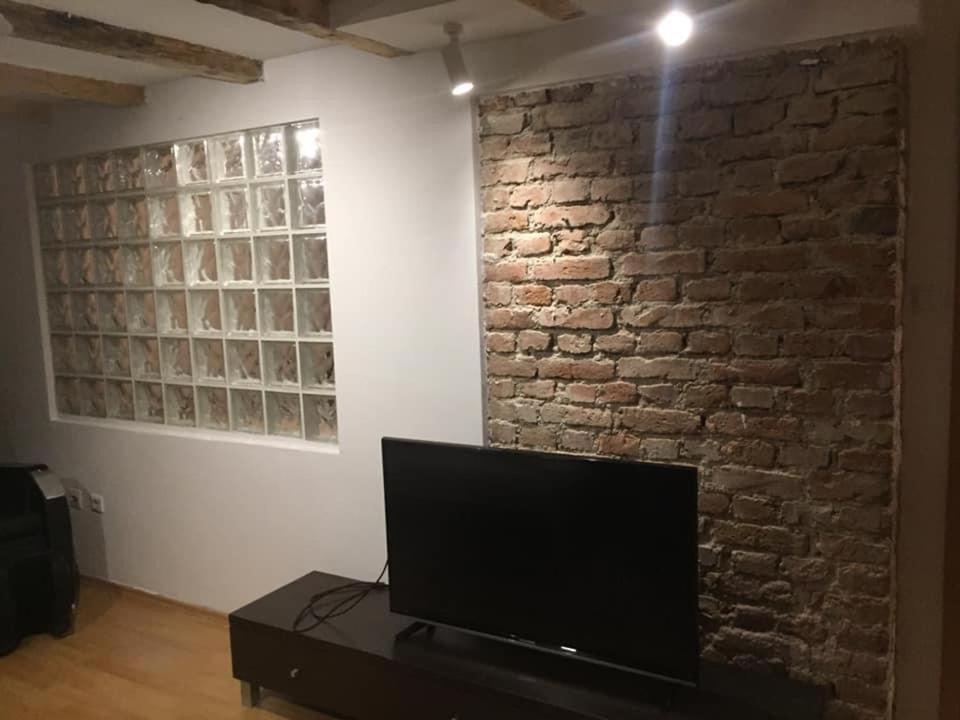 Central Apartment Приштина Екстер'єр фото