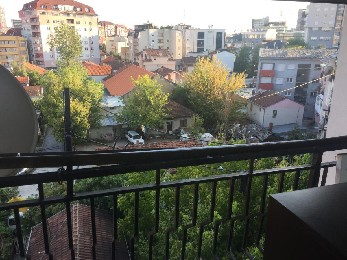 Central Apartment Приштина Екстер'єр фото